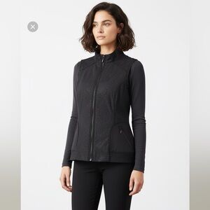 Women Chico's Zenergy Black Travelers Vest In Texture Reflective Pattern Medium